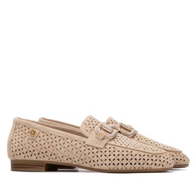 Дамски бежови обувки CARMELA