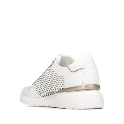 Дамски бели спортни обувки CARMELA