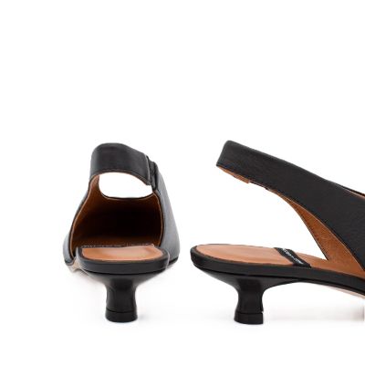 Дамски черни обувки ANGEL ALARCON