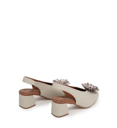 Дамски бежови сандали DCHIGAS on VIGUERA